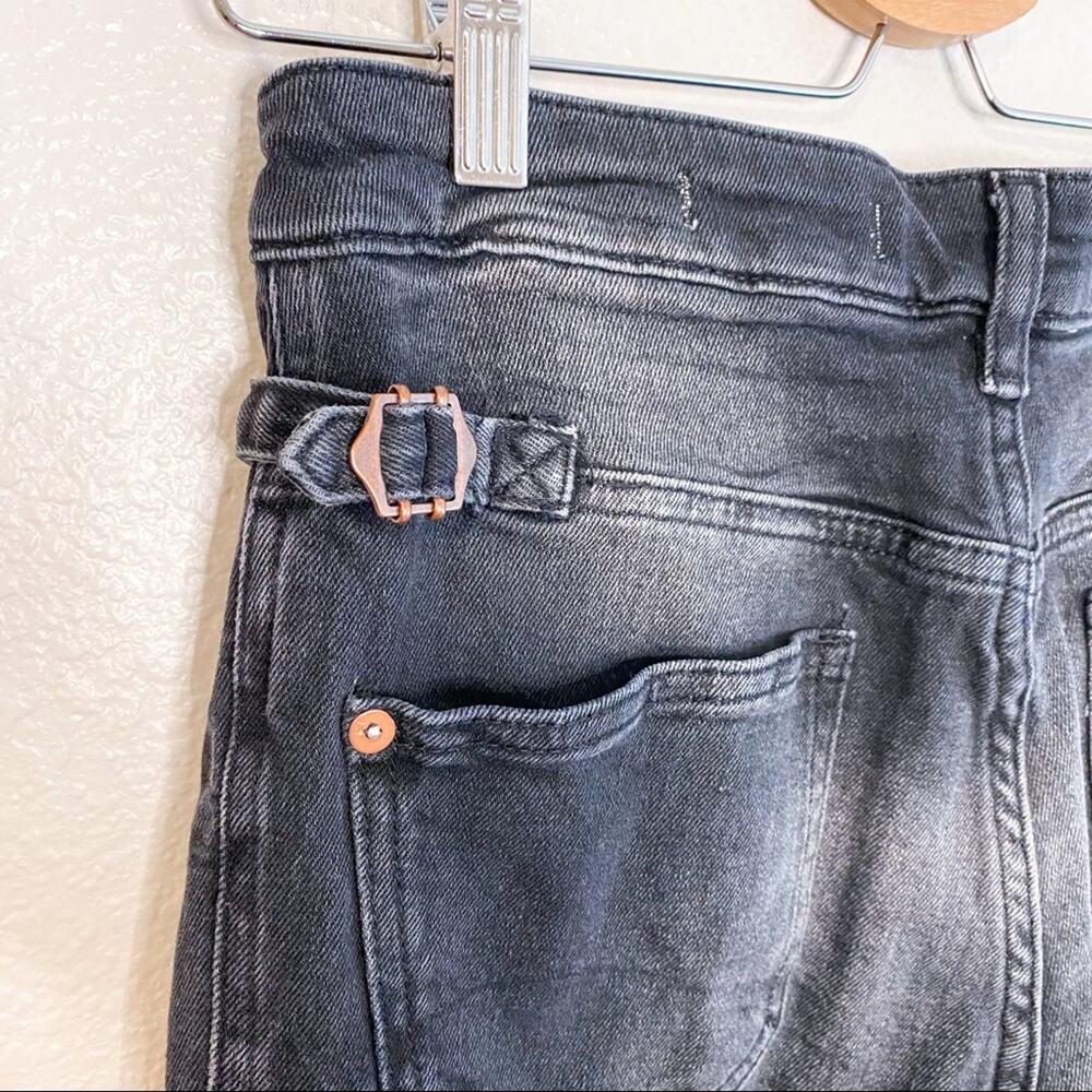 Anthropologie Pilcro High-Rise Buckled Boyfriend Jeans - Picture 6 of 12